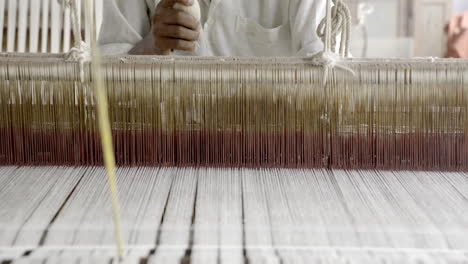 indian traditional handloom wooden weaving machine