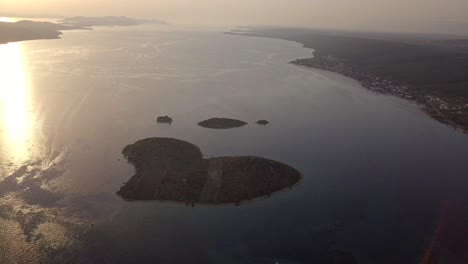Antenne:-Herzförmige-Insel-In-Kroatien