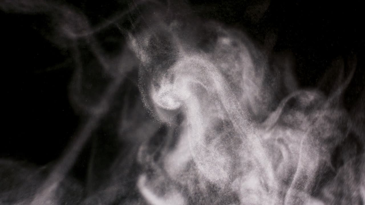 검은 바탕에 분리 된 파우더