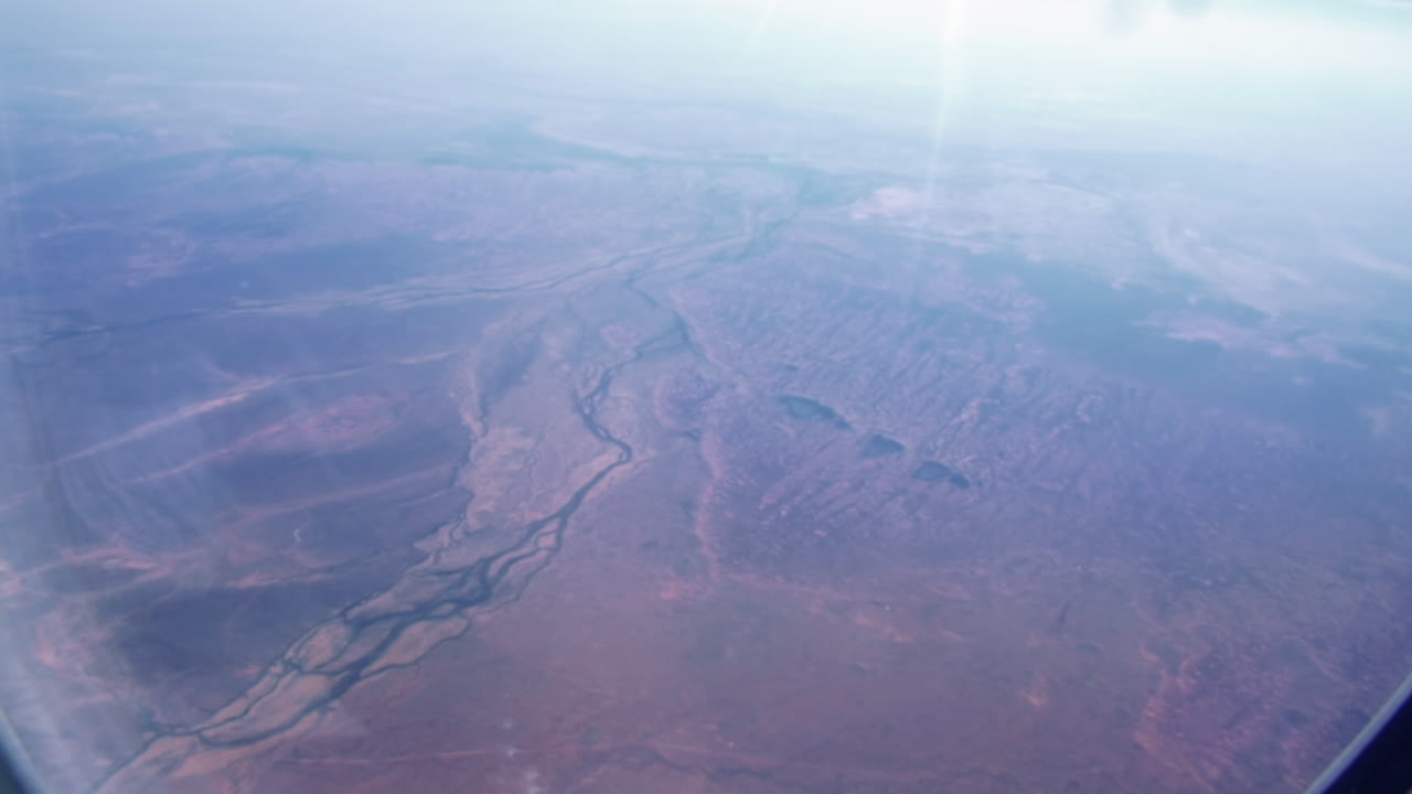 호주에서 싱가포르로 비행하는 비행기 창에서 풍경 - 공중, pov