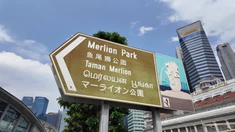 merlion park sign in singapore