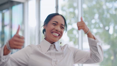 Cara,-Mujer-De-Negocios-Y-Pulgares-Hacia-Arriba-Para-El-éxito