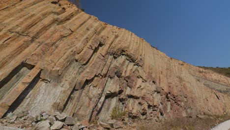 大きな岩の山