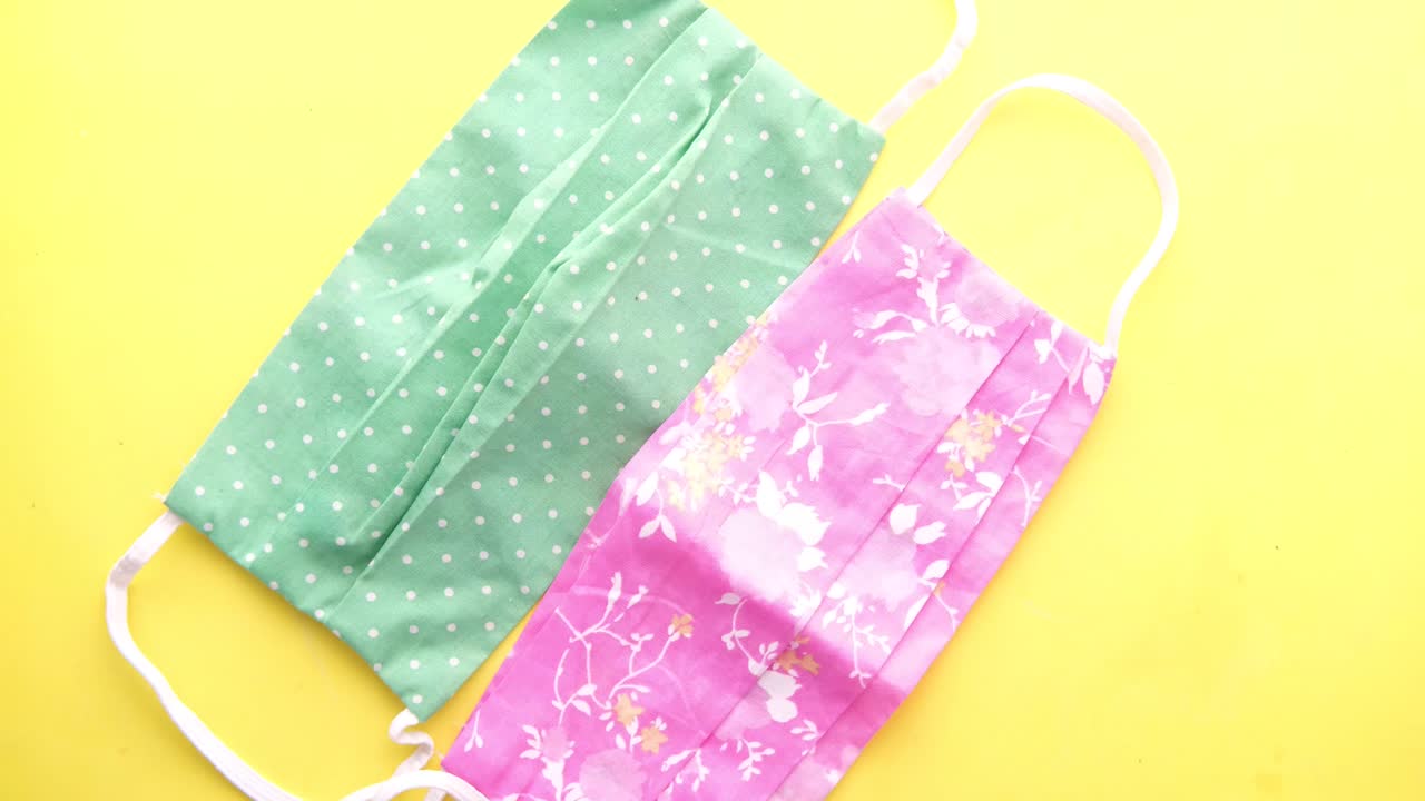 다채로운 직물 마스크