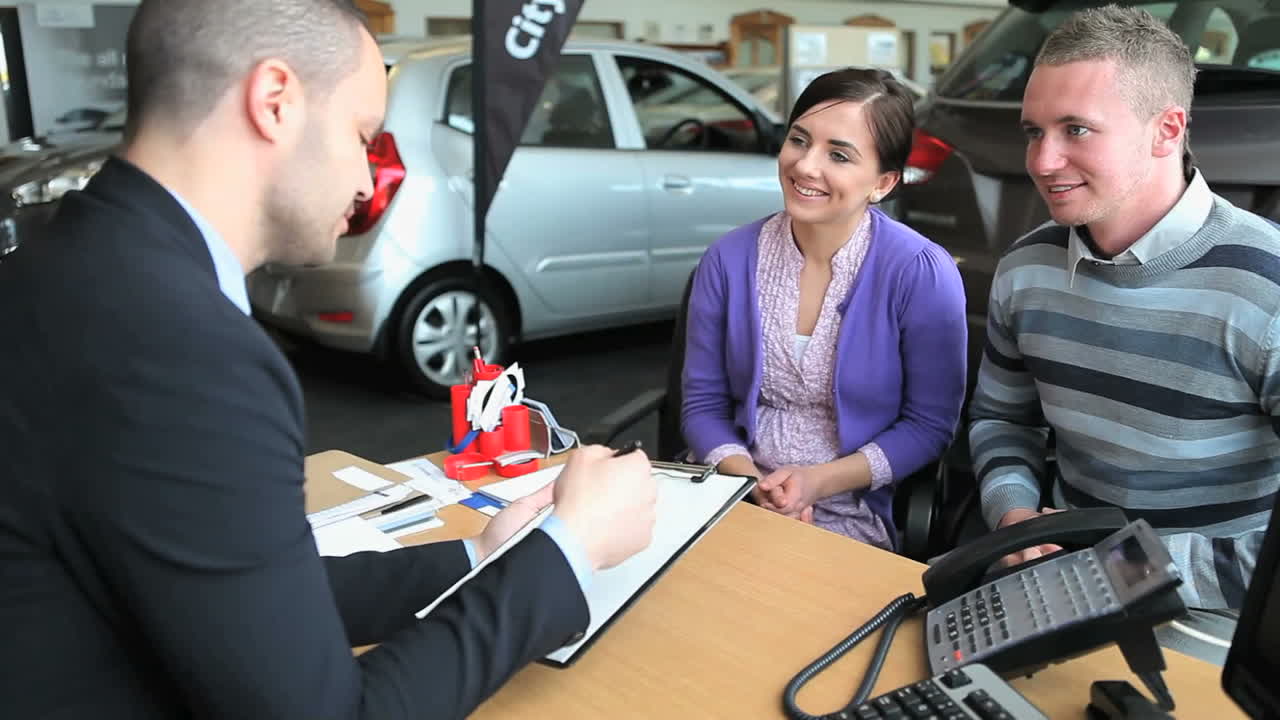 hombre de negocios con un bloc de notas