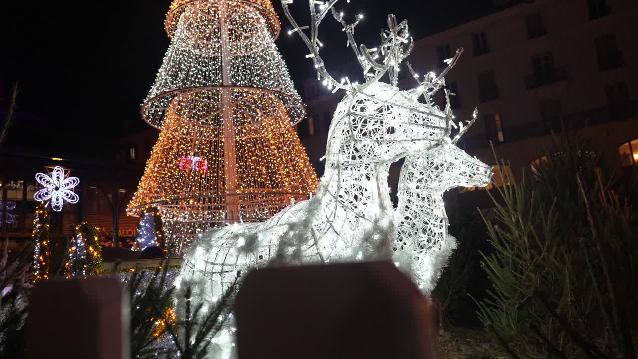 불빛으로 된 크리스마스 장식품