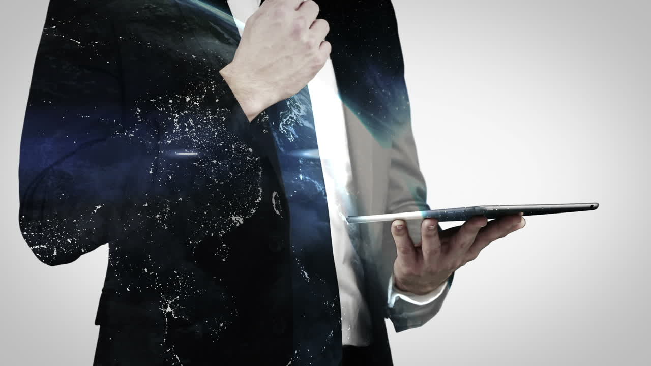 글로벌 오버레이를 가진 디지털 태블릿을 사용하는 사업가