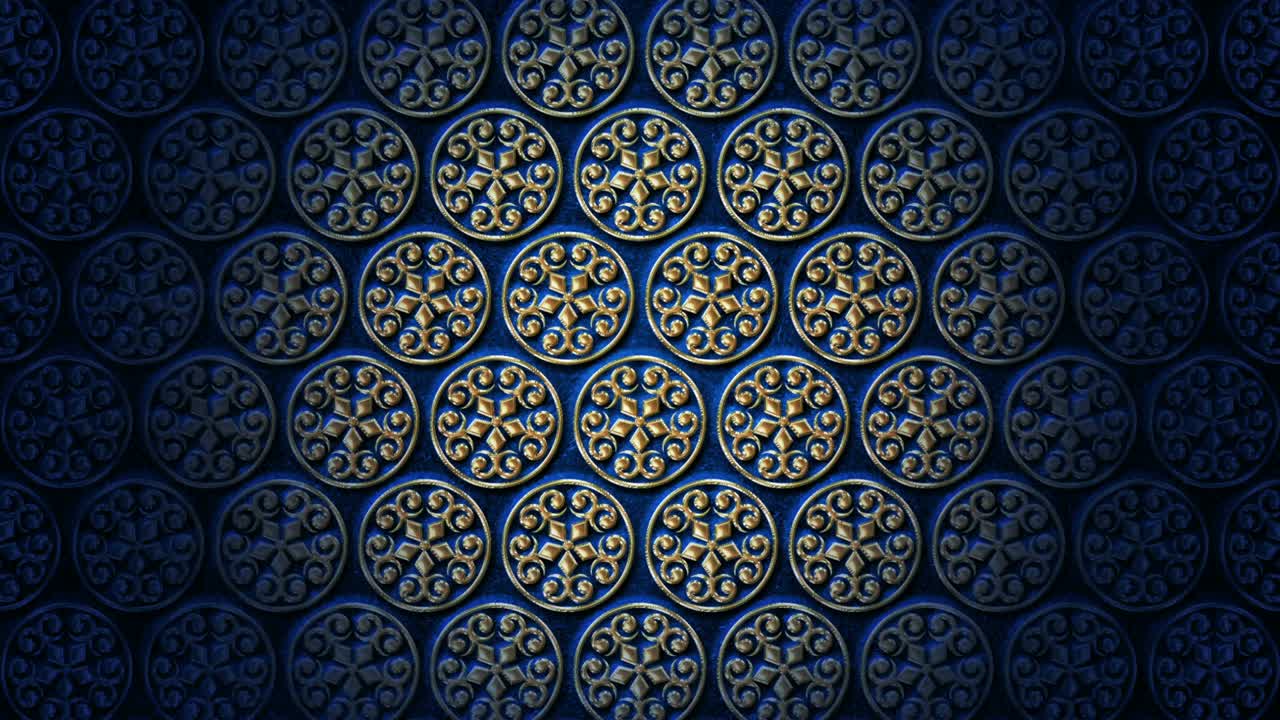 Adorno redondo dorado. Mosaico de patrones en extrusión. Brillo y juego de luces