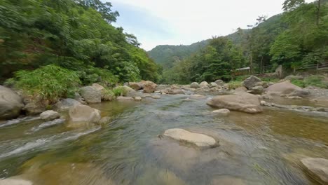 Las-Yayitas-Natural-Spa-In-Rio-Bani,-Dominikanische-Republik