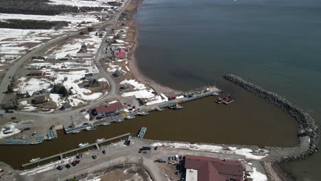 vista de drones del puerto de pesca de langosta