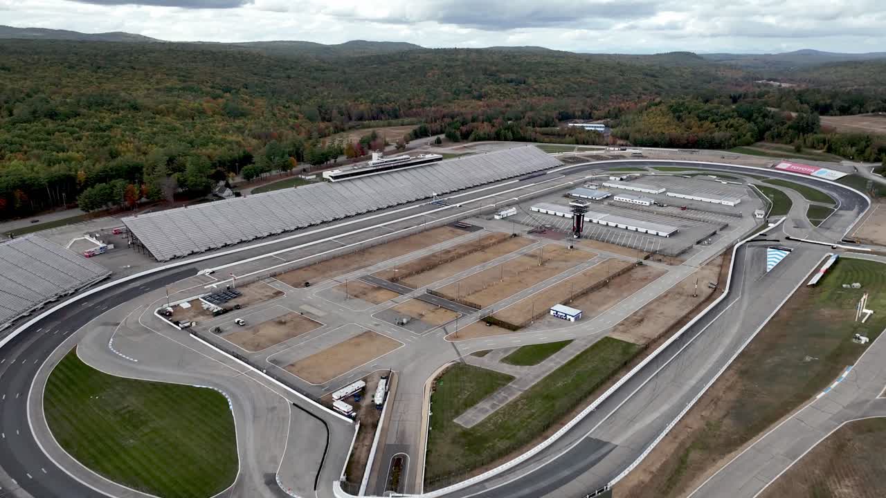 aerial push in to the new hampshire motor speedway