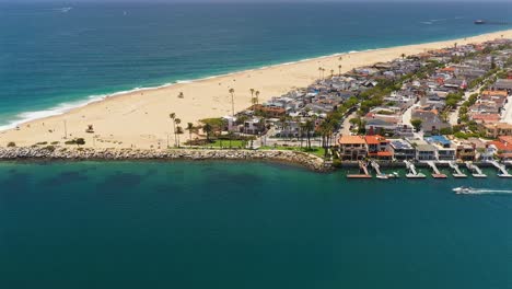vista aérea de la cuña en newport beach, california