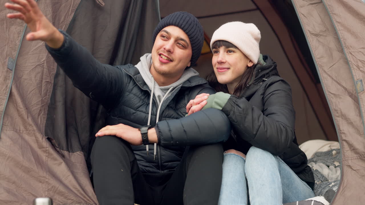 텐트, 자연 전망 및 커플 캠핑