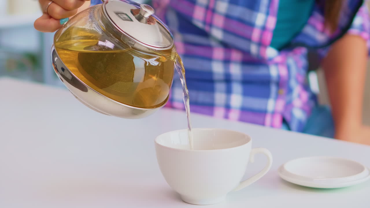 hombre discapacitado en silla de ruedas