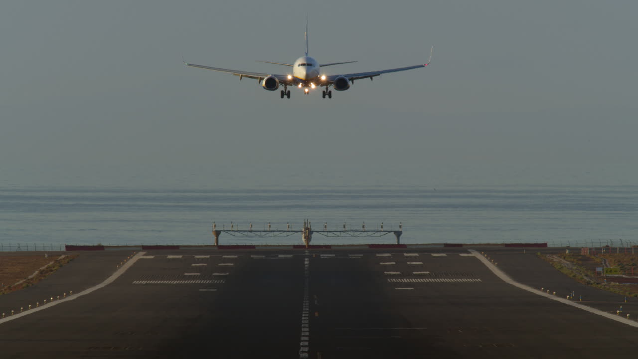 el avión está aterrizando.