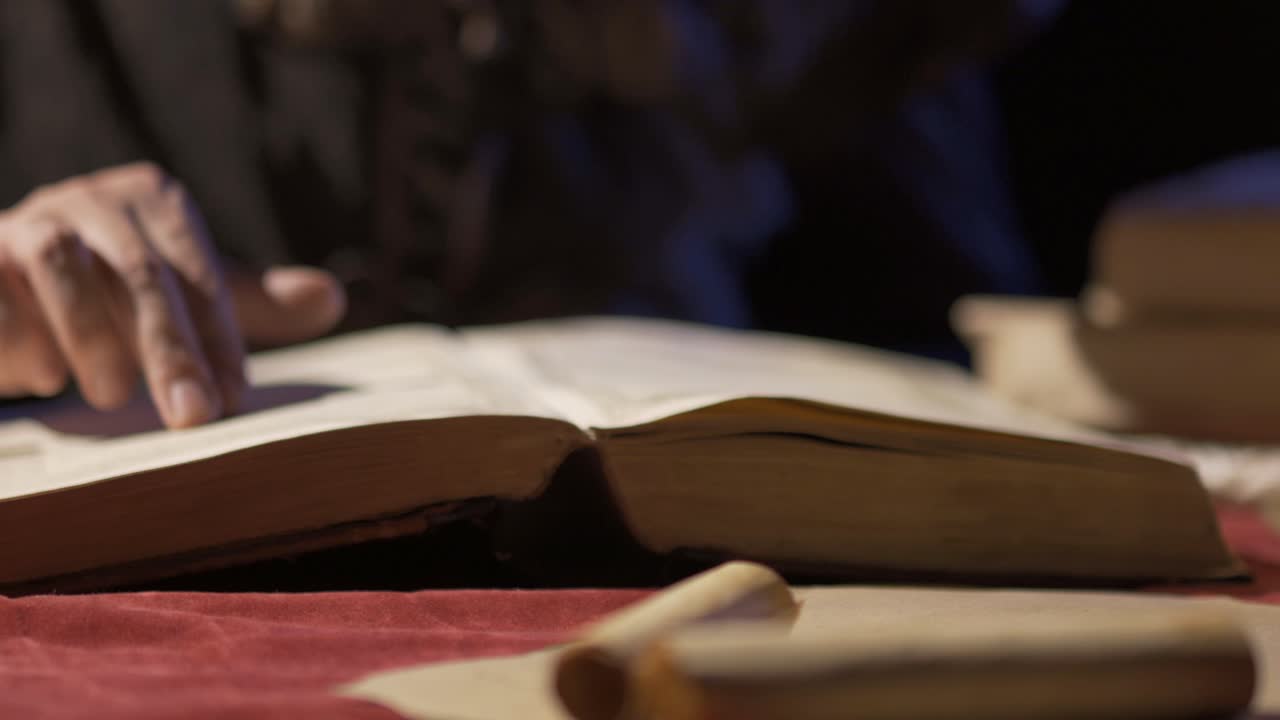 역사적 시대적 책.