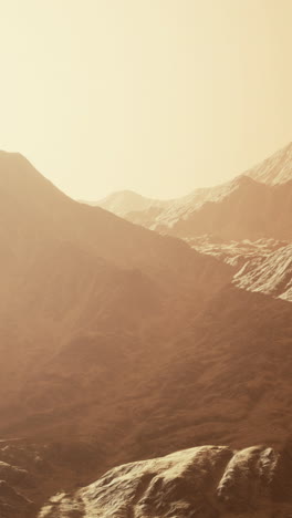 paisaje marciano: una vista impresionante de las montañas marcianas