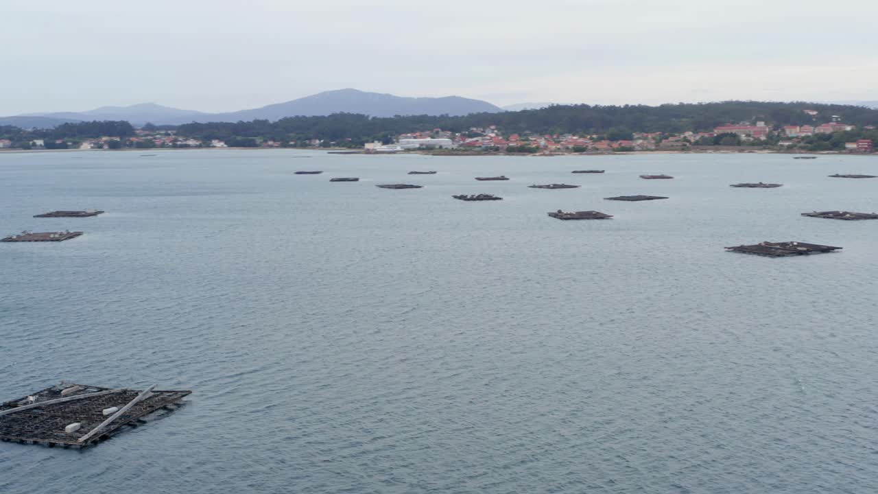 전통적인 조개 양식 산업, 아루사 리아를 가로지르는 측면 판