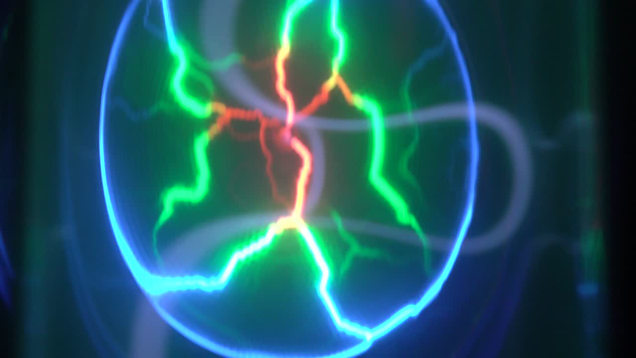 fondo abstracto con triángulos de neón. formas y líneas geométricas de neón