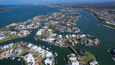 islas soberanas en paradise point, gold coast, queensland, australia - panorámica aérea