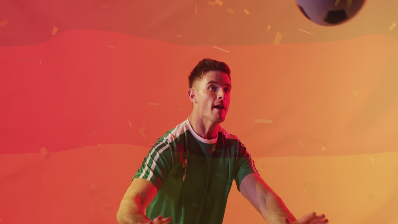 animación de confeti cayendo sobre el futbolista afroamericano sobre la bandera de alemania
