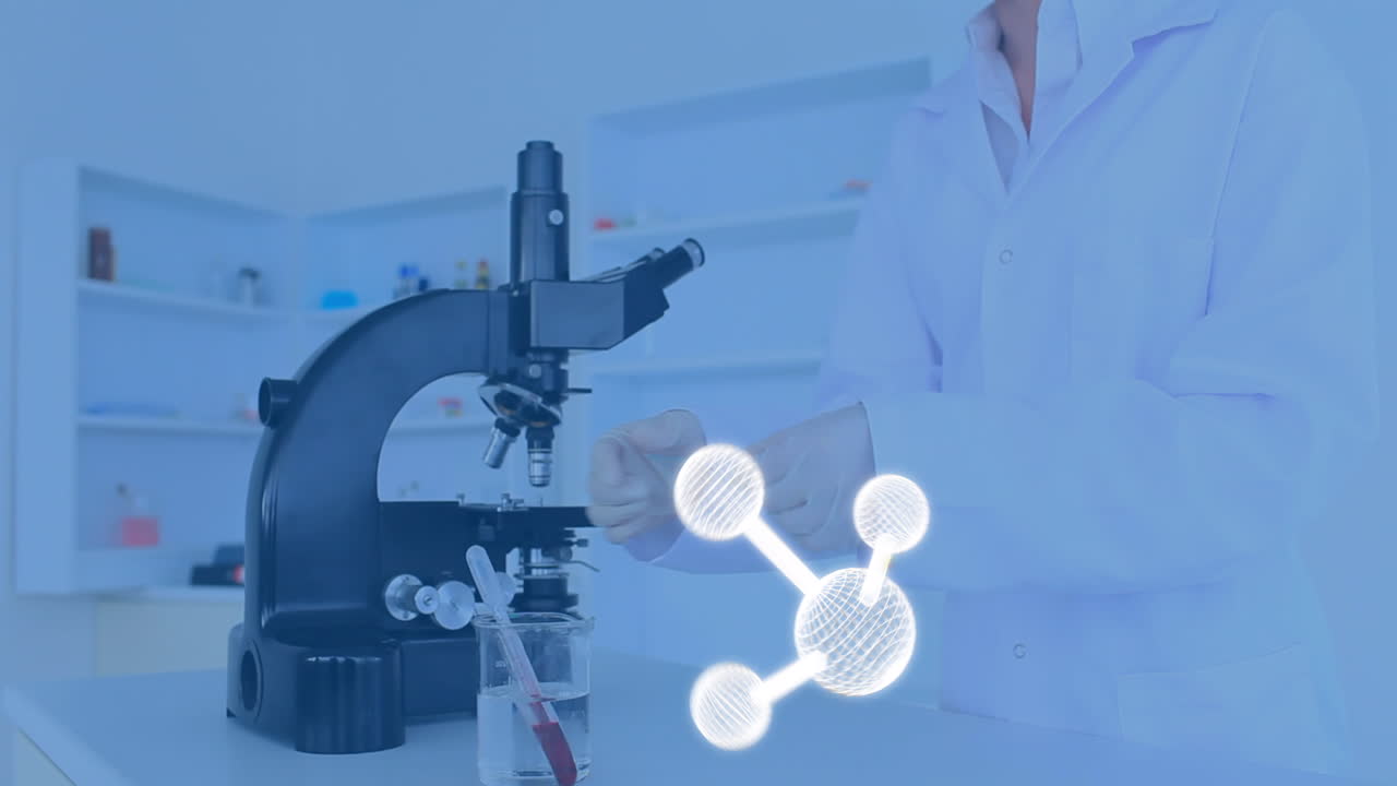 실험실에서 현미경을 사용하여 백인 여성 과학자에 대한 분자의 애니메이션