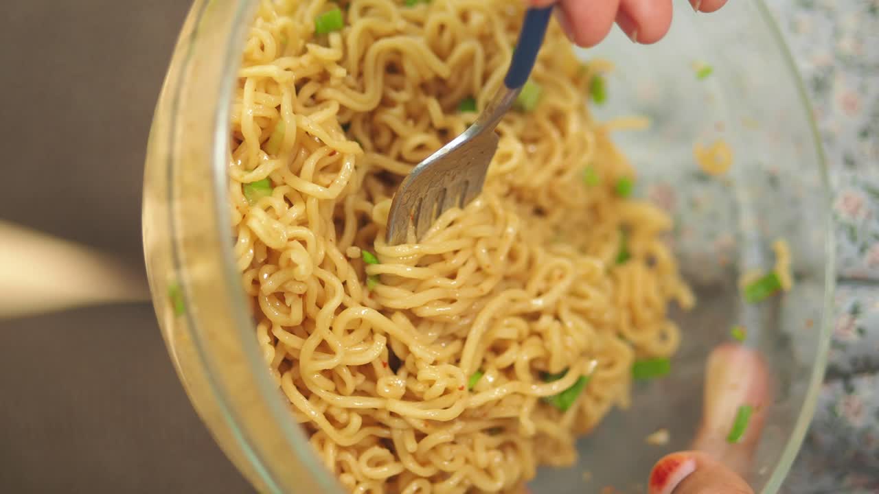 A bowl of delicious noodles