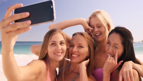 Friends-taking-a-selfie-together-