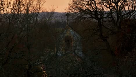 Iglesia-De-Montaut-Con-Vista-Aérea,-Dordoña,-Francia.