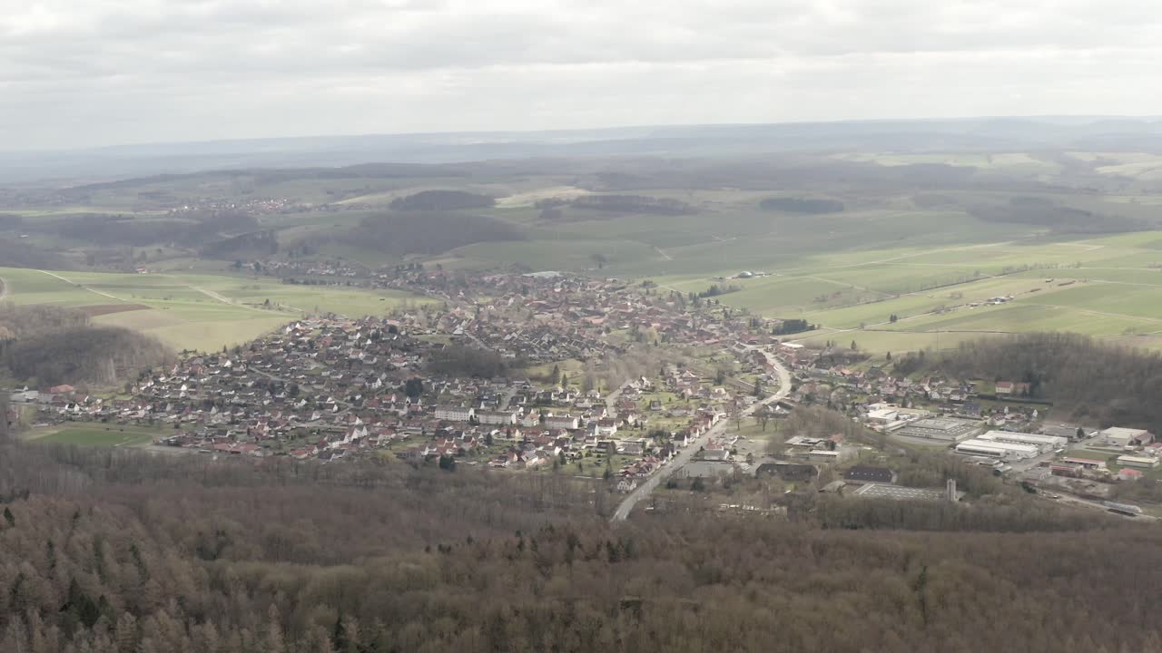 독일, 유럽 하르츠 국립공원의 아름다운 호수를 따라 하이킹