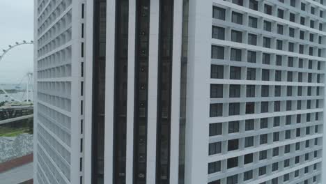 detalle arquitectónico moderno de un edificio de gran altura