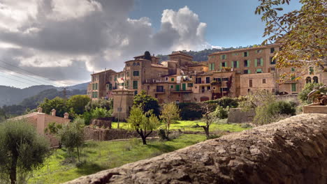 Timelapse-De-La-Fachada-De-Una-Casa-De-Valdemossa-En-Mallorca