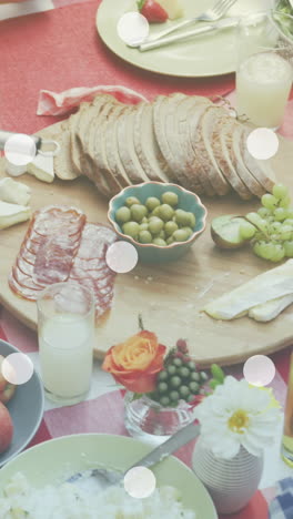 animación de manchas blancas sobre una familia caucásica desayunando