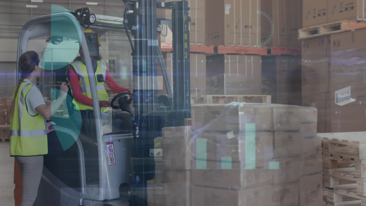 animación del procesamiento de datos financieros sobre las personas que trabajan en el almacén