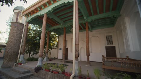 samarkand mezquita acogedora en el casco antiguo de uzbekistán 3 de 10