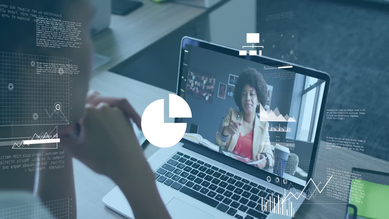 Animation af ikoner, grafer, kort og computersprog, forskellige kolleger deler idéer på videoopkald