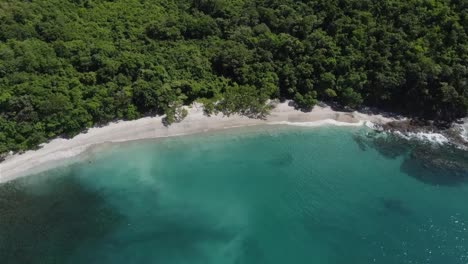 Karibisches-Paradies-Urlaubsziel-Strand