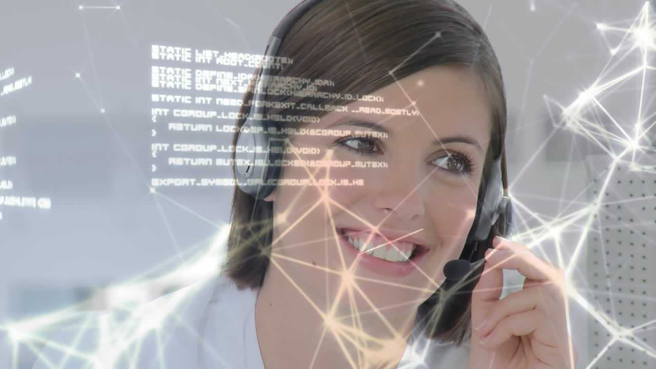 agente del centro de llamadas felizmente atado a un cliente