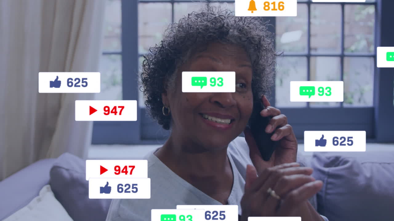 notificaciones de redes sociales animación sobre mujer hablando en teléfono inteligente en el interior