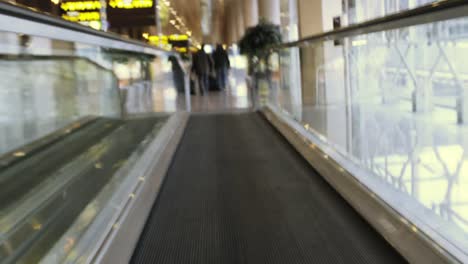 barcelona airport rush 01