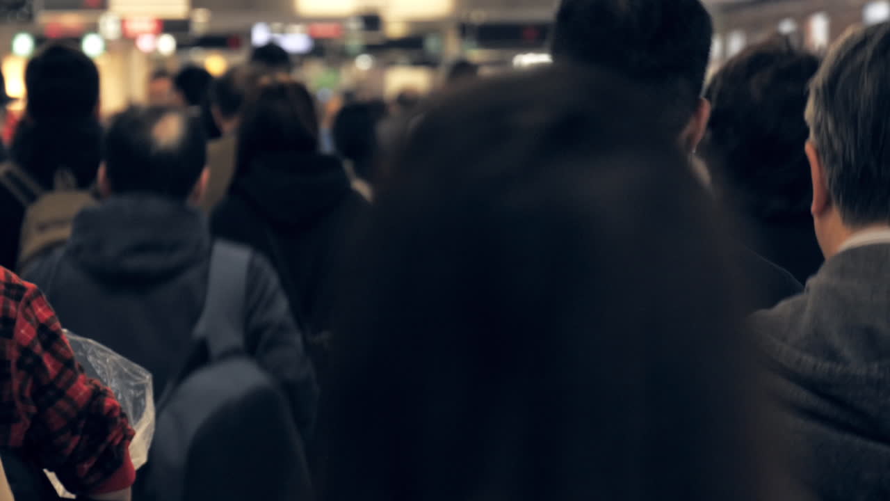 모든 사람은 어딘가에 있어야 합니다.