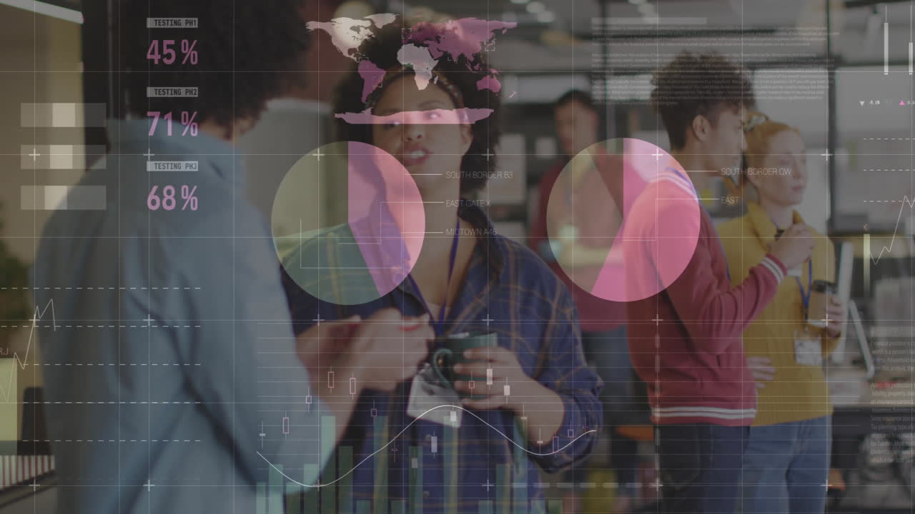 animación del procesamiento de datos financieros sobre diversas personas de negocios en la oficina