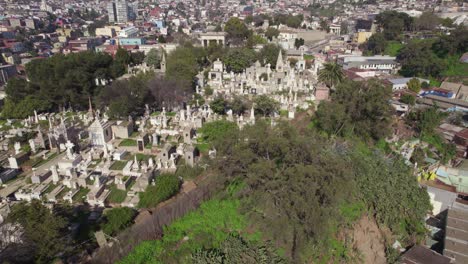 Aerial-View-Of-Cementerio-N°-1-de-Valparaíso-On-Hillside