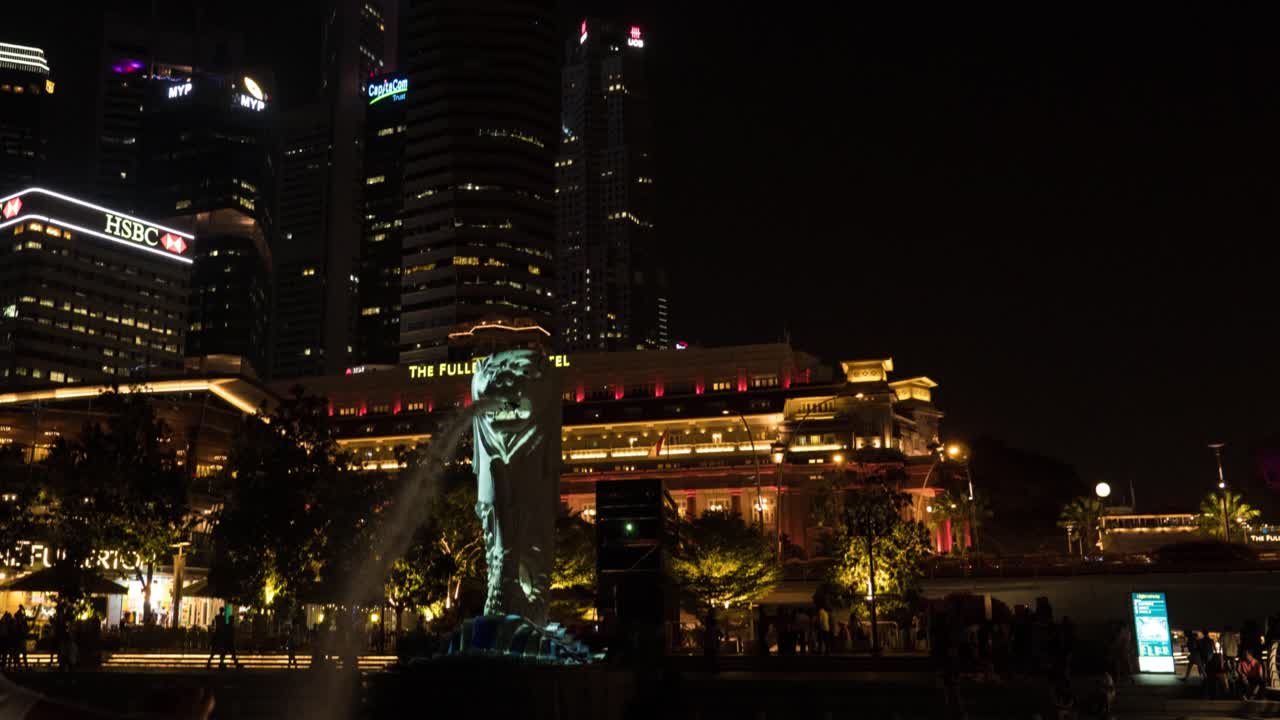 A Hyper Lapse Video of Merlion Fountain in Singapore at Night