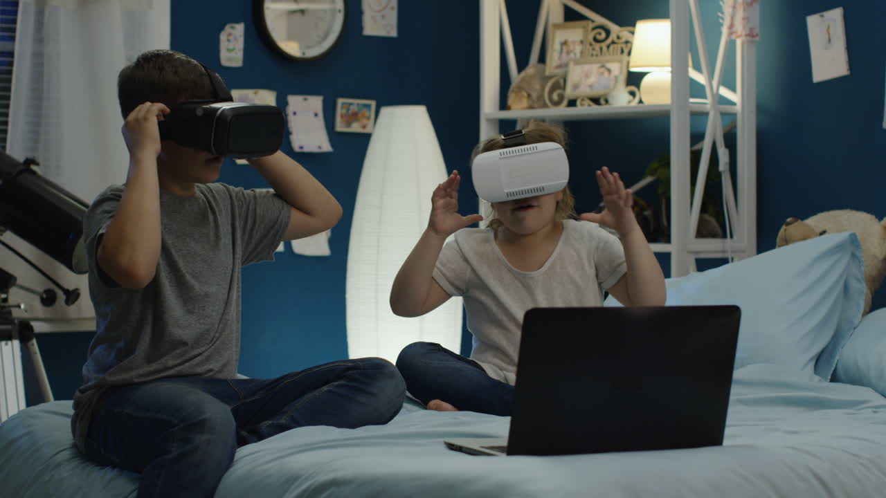 Children Experiencing VR Technology