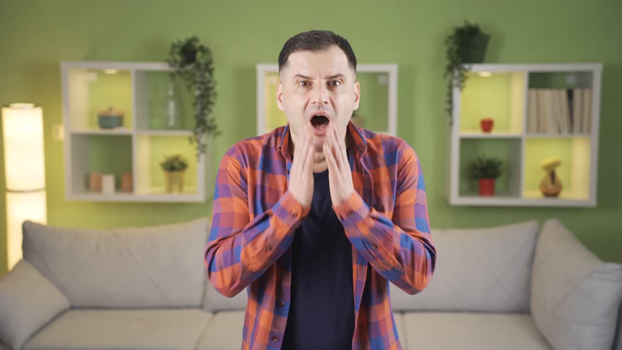 Amazed, the man was shocked by saying &amp;quot;Wow&amp;quot;.