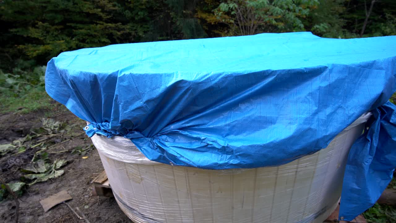 플라스틱으로 인 새 나무 핫