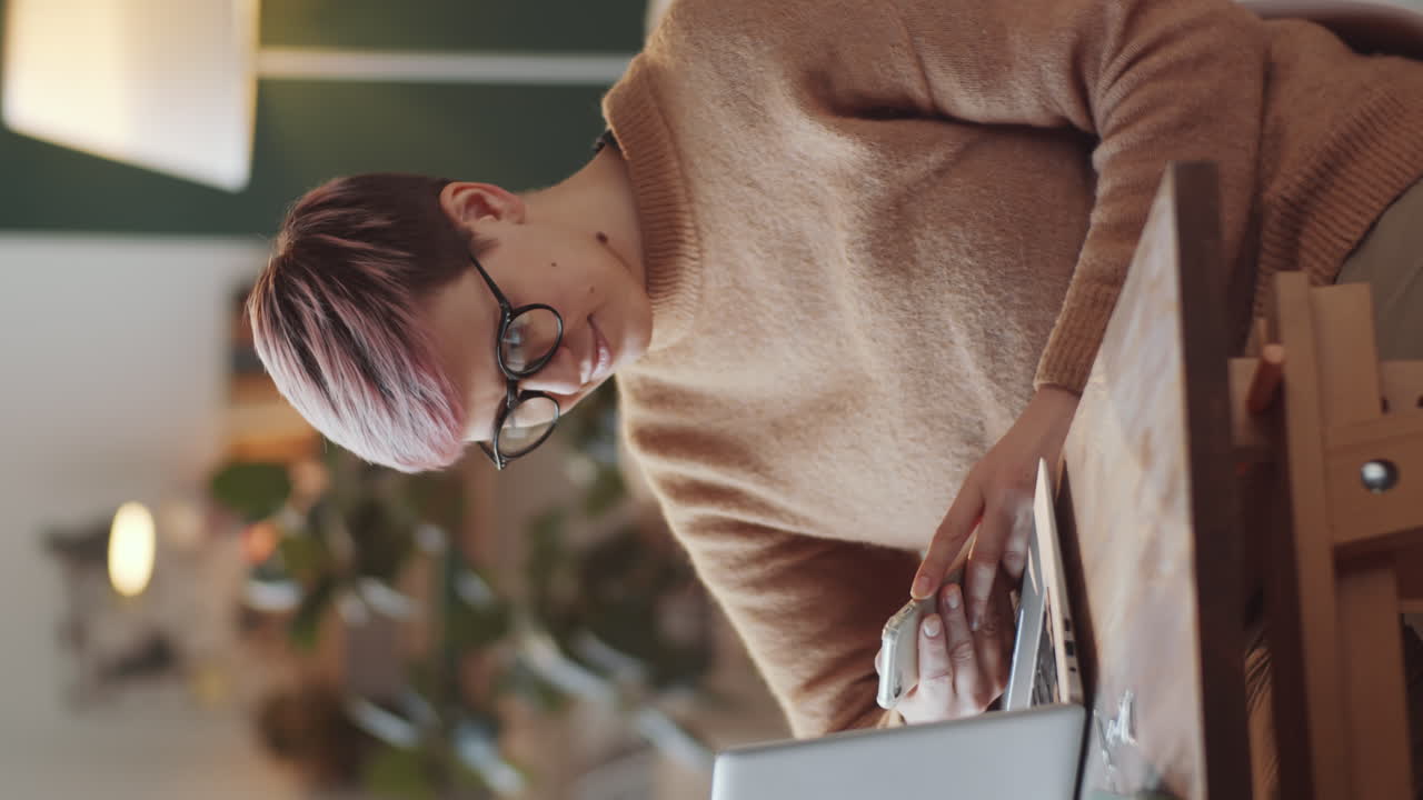 가정에서 일하는 여자