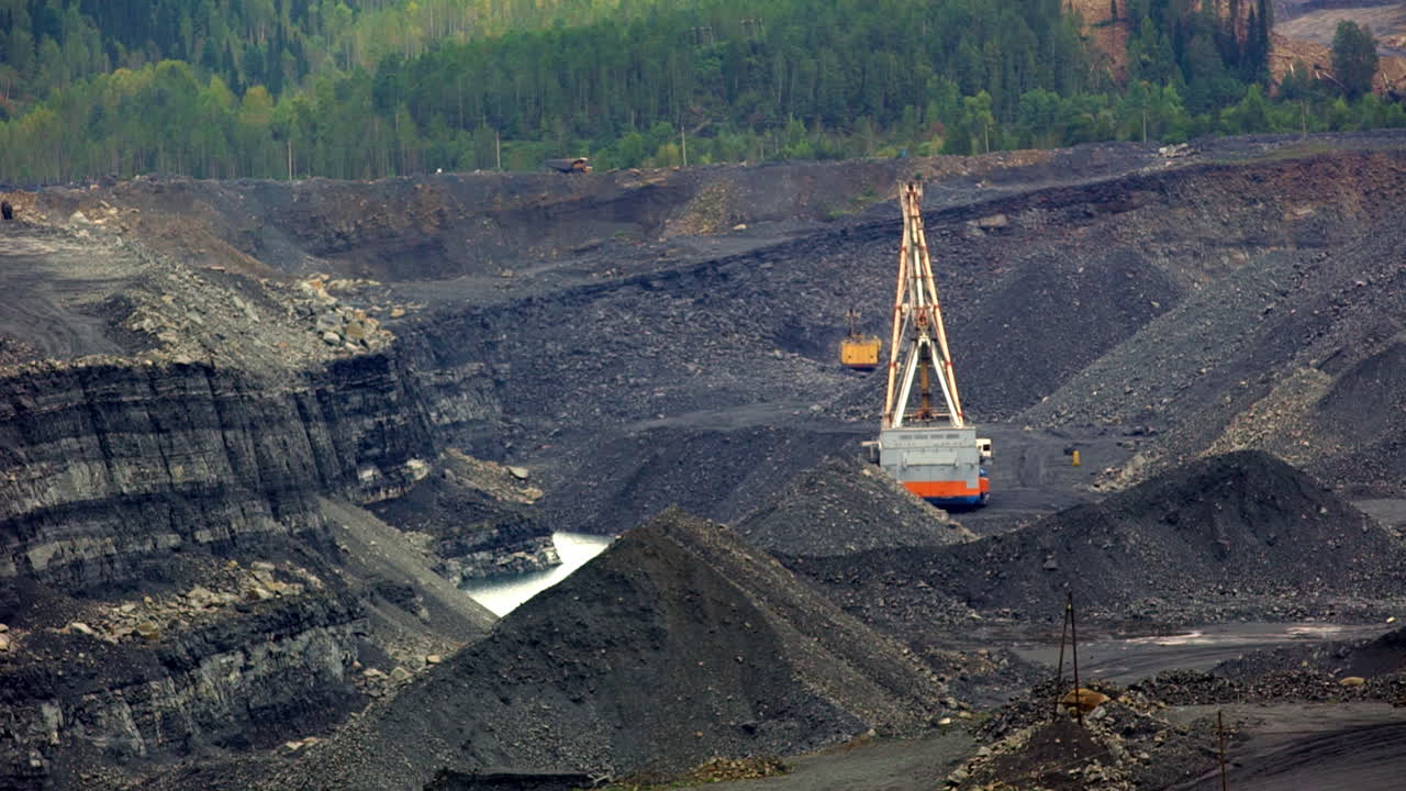 paisaje de mina de carbón a cielo abierto