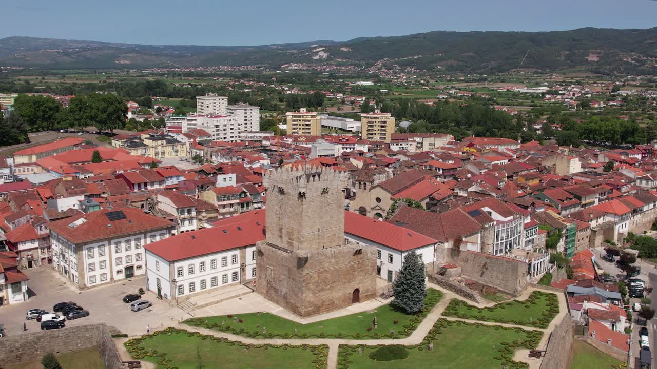 castillo medieval y ciudad de chaves, portugal